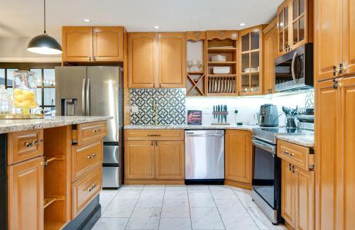 Lounge Area Office Fenced Yard Near It All - Photo 48