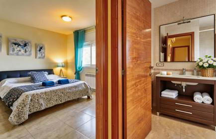 Villa Sitges Ilusión 15 minutes by car from Sitges Sleeps 16 people XXL swimming pool - Foto 44