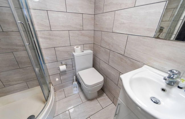 Large Studio Available on First Floor! - Foto 9