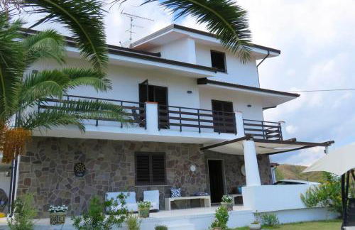 Spacious house with jacuzzi in Brancaleone Marina - Foto 1