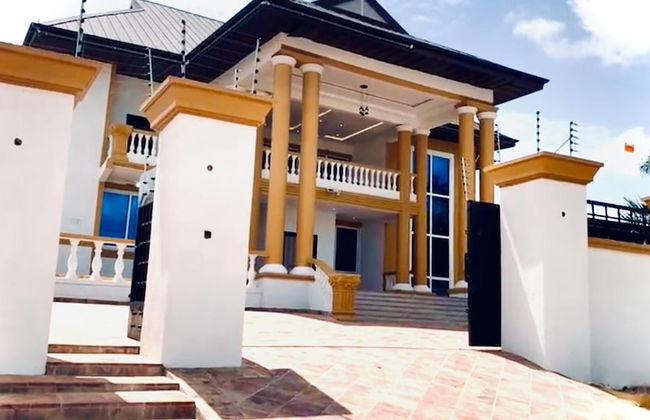 Nanani Luxury Villa - Kumasi - Foto 1