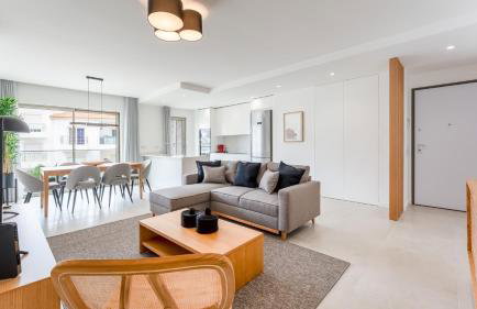Modern 2BR w Rooftop Pool & Parking by LovelyStay - Foto 1