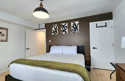 The Row House- Modern, Stylish and Newly Updated! - Foto 59