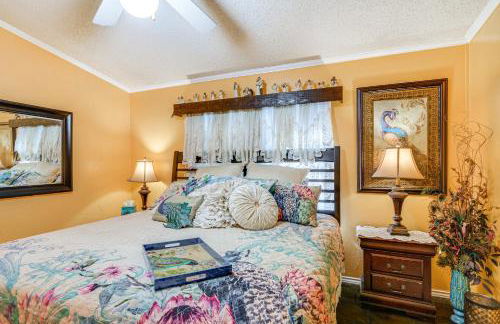 College Station Getaway with Hot Tub and Courtyard! - Photo 14