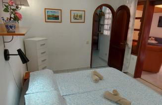 2BR Bungalow with Sunny Private Terrace - Secure Gear Storage - Foto 1