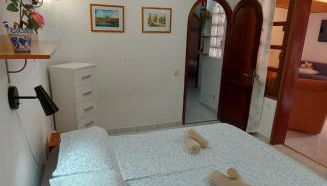 2BR Bungalow with Sunny Private Terrace - Secure Gear Storage - Foto 1