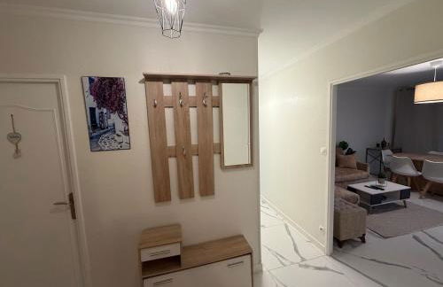 Bel Appartement spacieux T4 avec 2 Parkings privée Gratuit - Foto 26