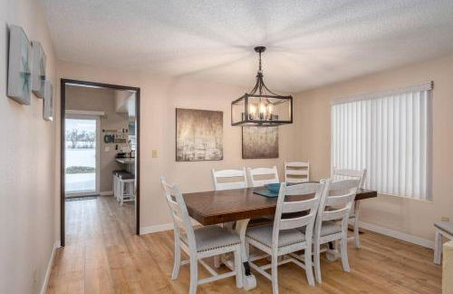 Edgewater Paradise HotTub Private Dock & Game Room - Foto 40