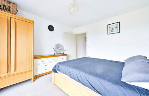 Stylish 2 bed 2 bath apt in Wembley - Foto 25
