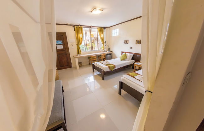 Palms Cove Resort - Photo 17