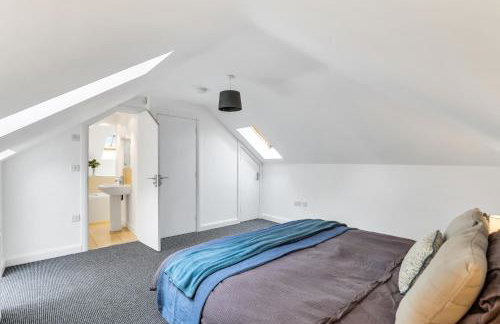 Comfortable 3-Bed Dormer Bungalow Family & Business Friendly - Photo 15