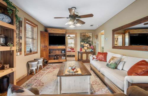 Barndominium with Farm and Firepit near Lake Georgetown - Foto 2