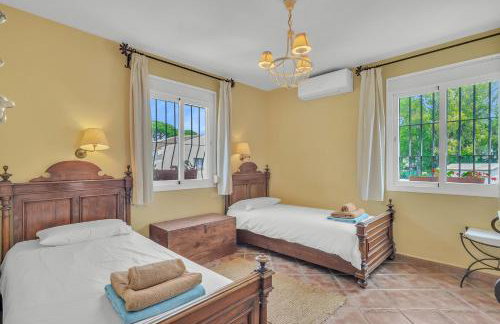 Villa Arin - Beachside Family Home by Finest Rentals - Photo 46