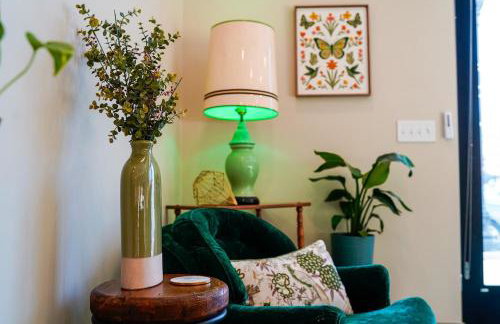 Peridot Suite - NEW 2bdrm 2bath Loft near Mass! - Photo 28