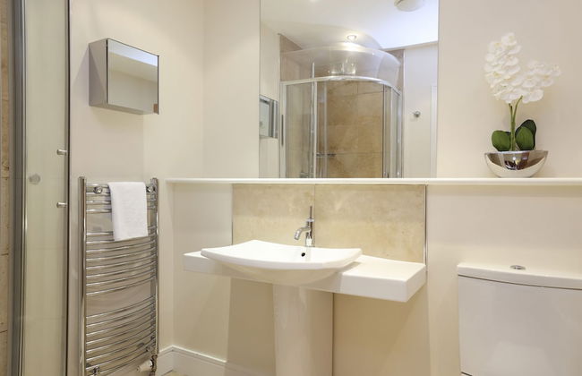 JOIVY Executive 2-Bed Apt With Stunning Roof Terraces - Foto 24