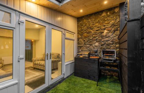 The Secret Garden, Donaghadee - The Hideaway - Stylish 5-Beds, and Lavish 3-Bedrooms - Guests 7 - Super Fast Speed Wi-FI - Foto 12