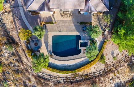 Hilltop Estate w/ Pool, Hot Tub, Fire Pit, Views Cleveland Vista by Avantstay - Foto 11