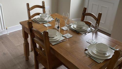 Cottage - Sleeps 4 - Pets Ok - Garden -Parking - Foto 3