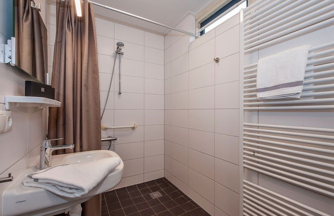 Restyled Bungalow with Dishwasher near Nature Reserve - Photo 6