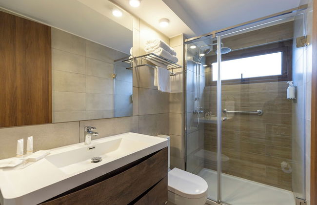 The Place - Photo 59