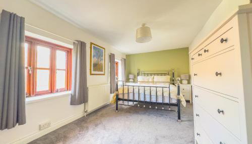 Seaside-Dog Friendly-Country Cottage-w log burner - Foto 5, Garden view, wardrobe