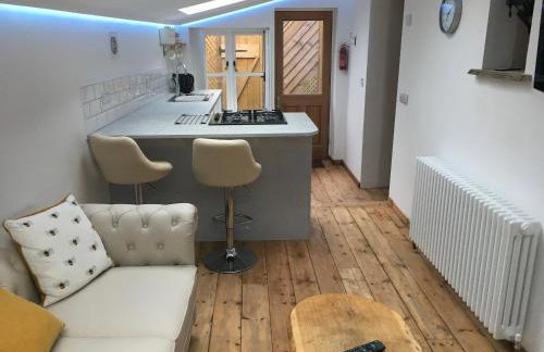 The Bees Knees @ Redhill Grange - Foto 4