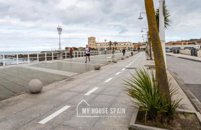 MyHouseSpain - Primera línea de playa con parking - Foto 25