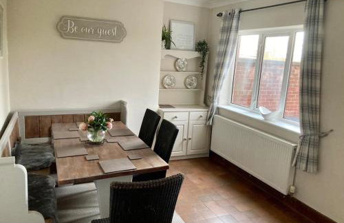 3 bedroom home with parking - Foto 8