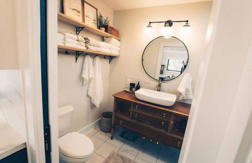 Luxury Mountain Cabin with Views, Hot Tub, Fireplace - Foto 42