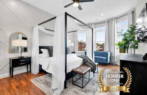 Luxury 4-BR with Free Parking in Heart of DC - Steps to Metro - Photo 1