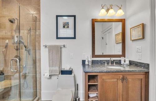 Moore on Main - Foto 8