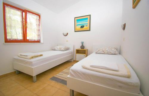 Apartment Rino, only 30m from the sea - Foto 17