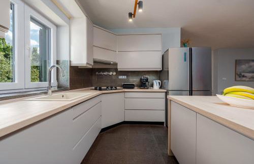 Villa Field Hill with Swimming Pool and Tennis Court - Foto 28