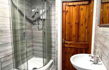 Free parking. Long stay discounts - Foto 8