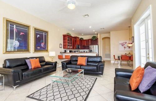 Luxury South Facing Pool Hot Tub Pool Table Air Hockey Gym BBQ 2 Miles to Disney - Foto 8