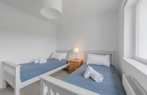 Heathercroft House-Modern 3 bedroom house with stunning views - Photo 20