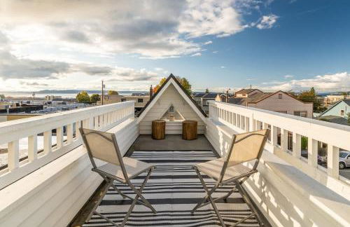 Roof Top Deck Near the Beach Dog Friendly - Photo 4