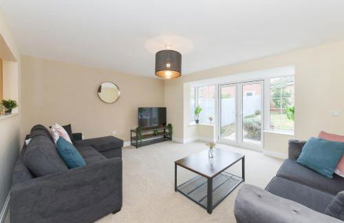 Stunning Garden House with Free WIFI and Parking - Foto 12