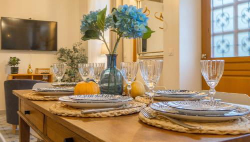 La Maison de Jeanne - Cœur Historique d'Orléans avec parkings privés - classée 3 étoiles - Foto 5