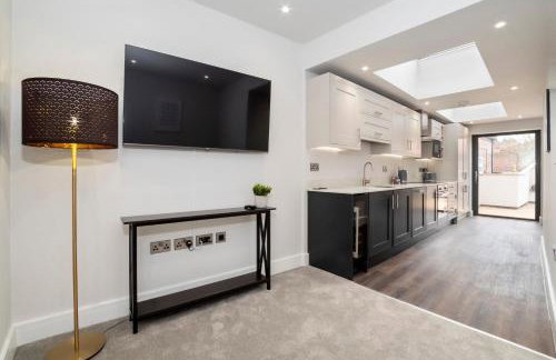 The Old Hotel - Photo 53