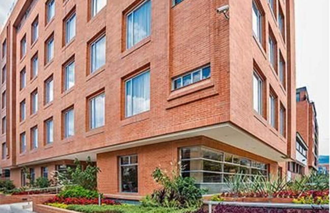 Hotel Plaza Suites - Photo 42