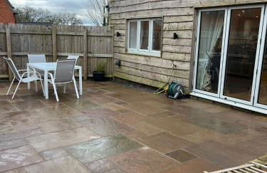 Honeysuckle Cottage -PART OF ALTON COTTAGES - Foto 15