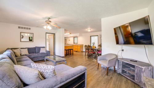 8-Acre Bridgman Oasis Pool, Hot Tub and Game Room - Foto 5