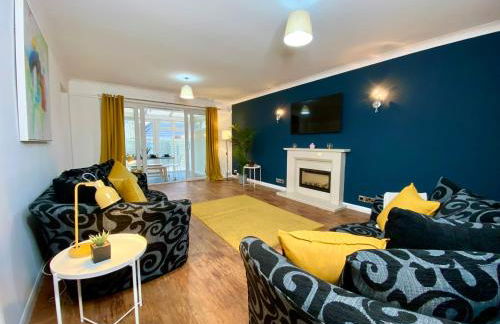 Lovely house in a great location with Parking, WiFi & Smart TV - Near Poole & Bournemouth - Foto 1