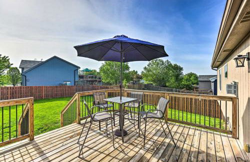 Bright Omaha Family Home with Grill and Deck! - Foto 2