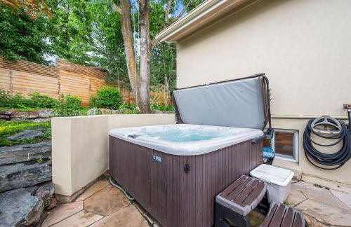 1010 Rosehill Dr - Photo 2