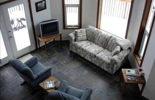 Quiet Tree House-Style Cabin in the Chugach National Forest, Alaska - Foto 6