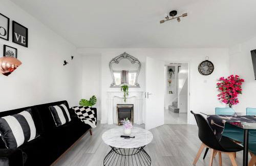 3BR Off A13 , Sleeps 6, 2mins to Langdon DLR,Free Parking - Photo 8