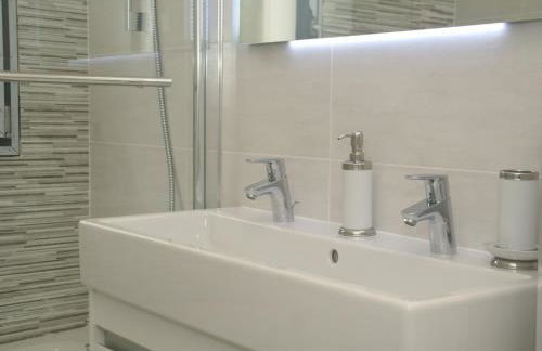 State of the Art Fixtures Villa in Vidauban with Pool - Photo 75