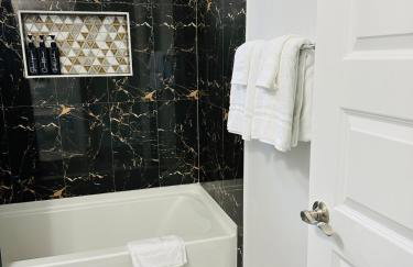 Quiet Cozy Spacious Stay w Private Pool - Foto 19